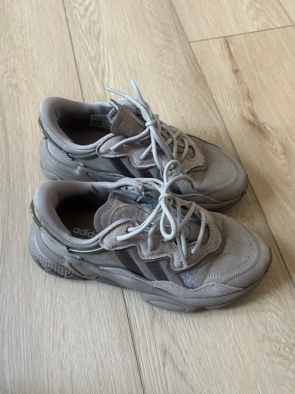 adidas Chunky Sneakers in Taupe and Light Gray - Size 5